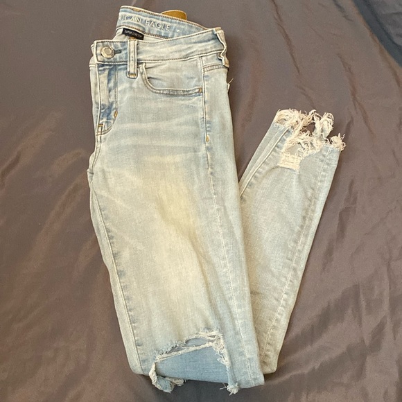 American Eagle Ripped Jeggings - Picture 1 of 8